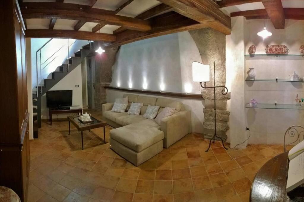 Apartamento Santa Maria Ad Valetudinarium Abbadia San Salvator Exterior foto